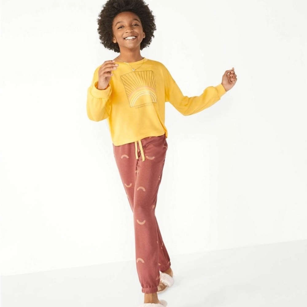 There about Children’s 2-piece Flame Resistant sleepwear set Rainbow Size M & XL